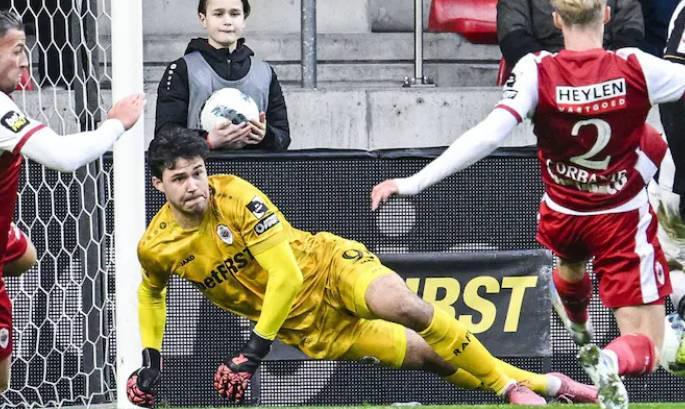 邮报：曼联正在处理其他几笔交易，这可能影响他们签下拉芒